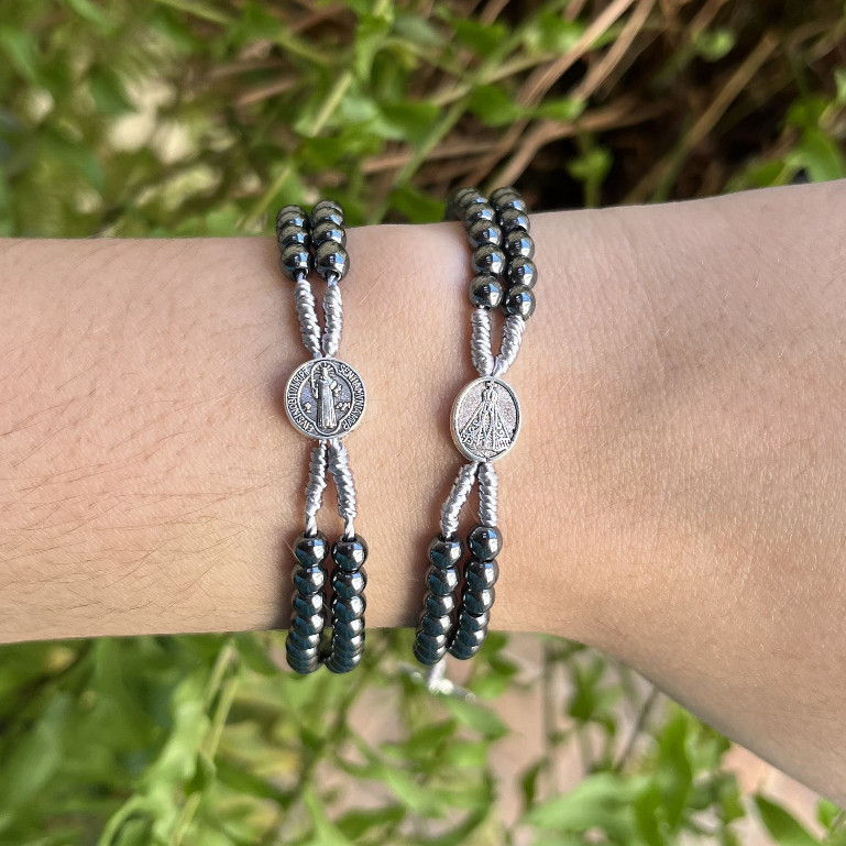 Pulseira Terço Hematita pedra da Saúde Nossa Senhora e São Bento 2 unidades