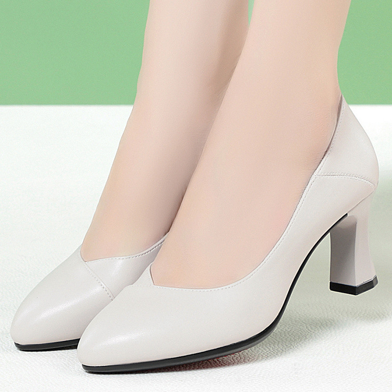 Primavera mãe sapatos de couro genuíno sola macia confortável sapatos femininos de meia-idade sapatos de couro feminino