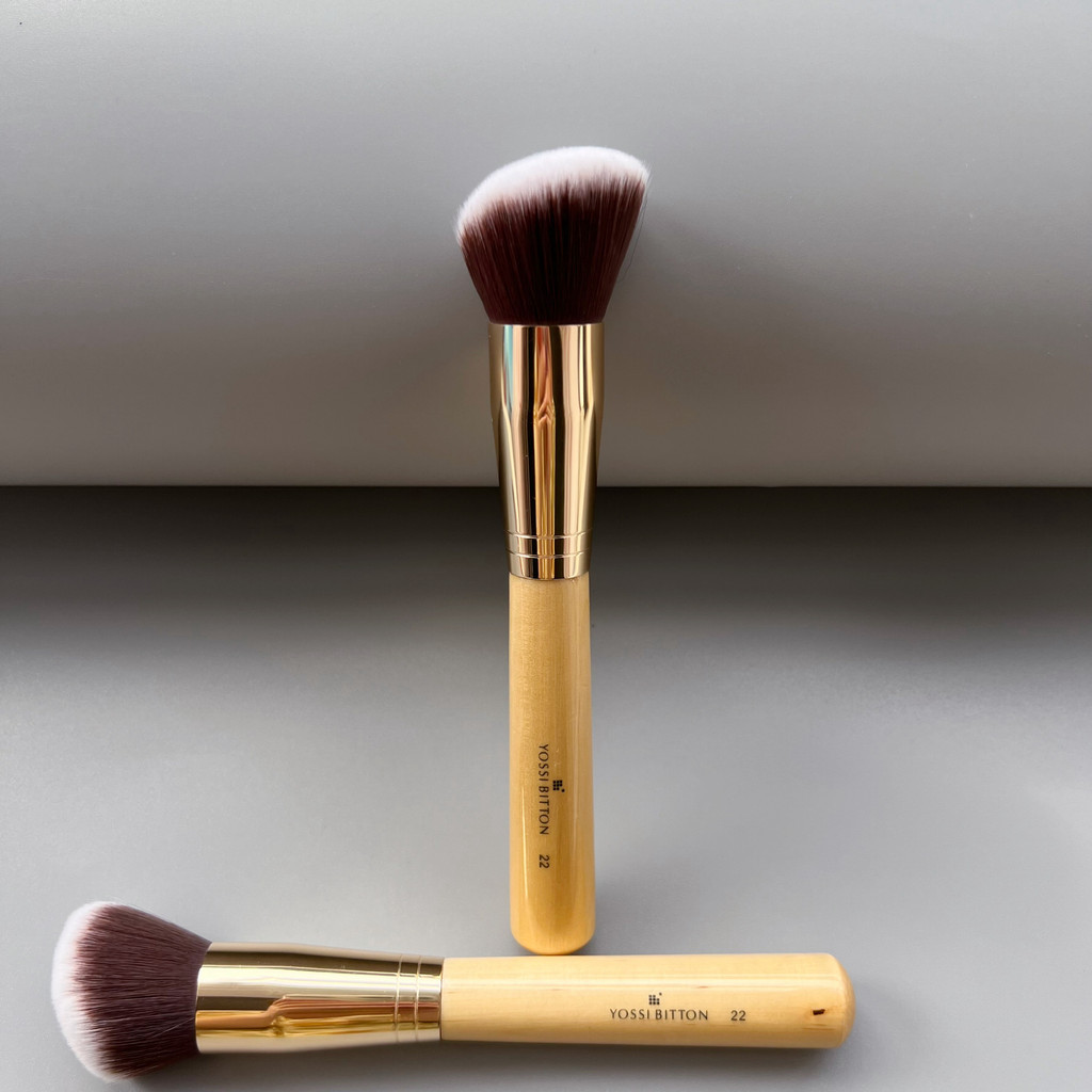 Não reluente para vender série oblíqua cabeça redonda escova multifuncional pode escovar base líquida Blush creme contor