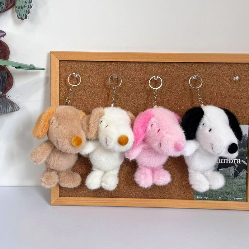Novo chaveiro de pelúcia de 15cm com o personagem Snoopy, brinquedo de pelúcia para mochila, presente.