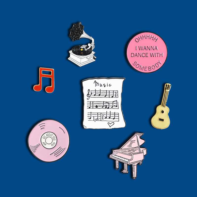 Broche de crachá ins na moda exclusivo criativo Piano guitarra música pontuação nota registro dos desenhos animados meda