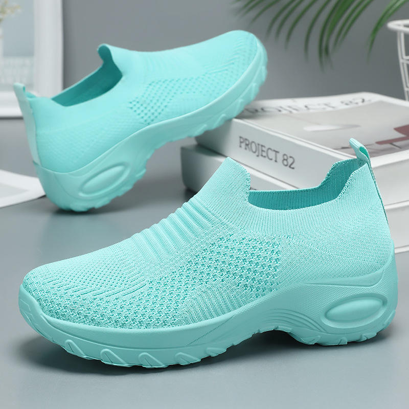 Sapatos femininos novo estilo voando malha sapatos casuais verão sapatos de sola grossa sola macia respirável mãe sapato