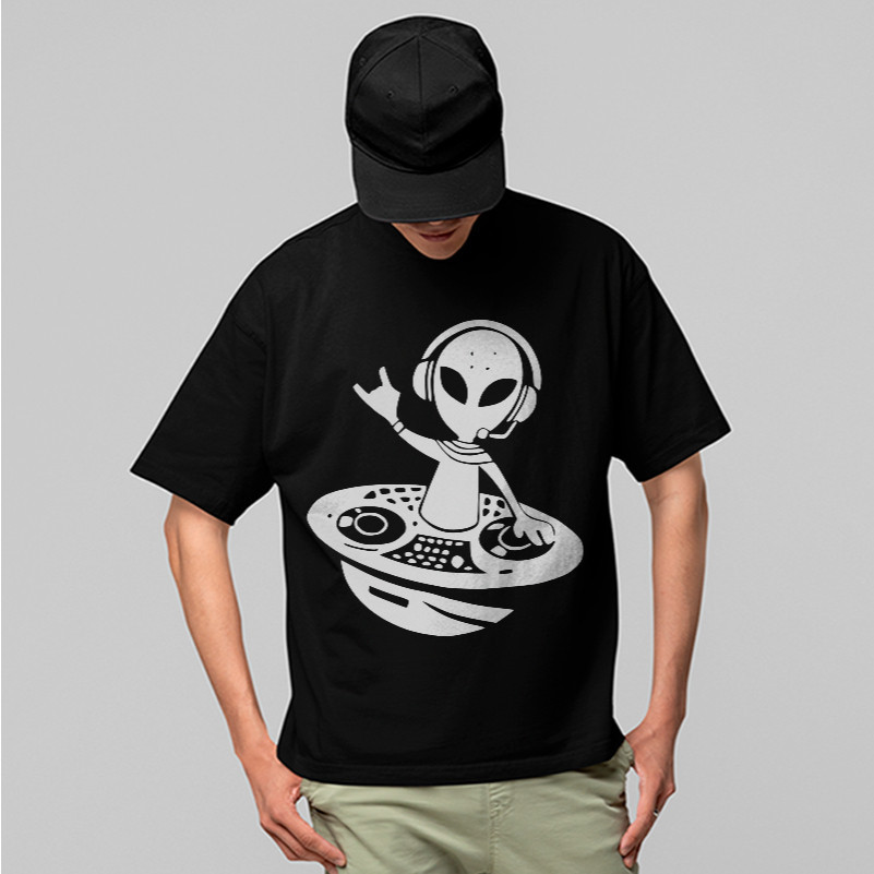 Camiseta Oversized Alien DJ Estampa Rave Eletrônica Music 100% Algodão