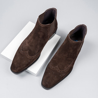 Novo couro genuíno britânico Retro dedo do pé quadrado Brogue botas de couro de alta qualidade camurça esculpida respirá