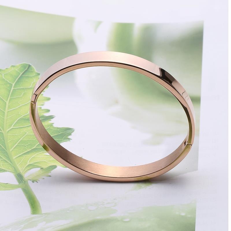 Moda única na moda legal acessórios de mão feminino titânio aço brilhante casal pulseira fivela rosa ouro na moda jóias