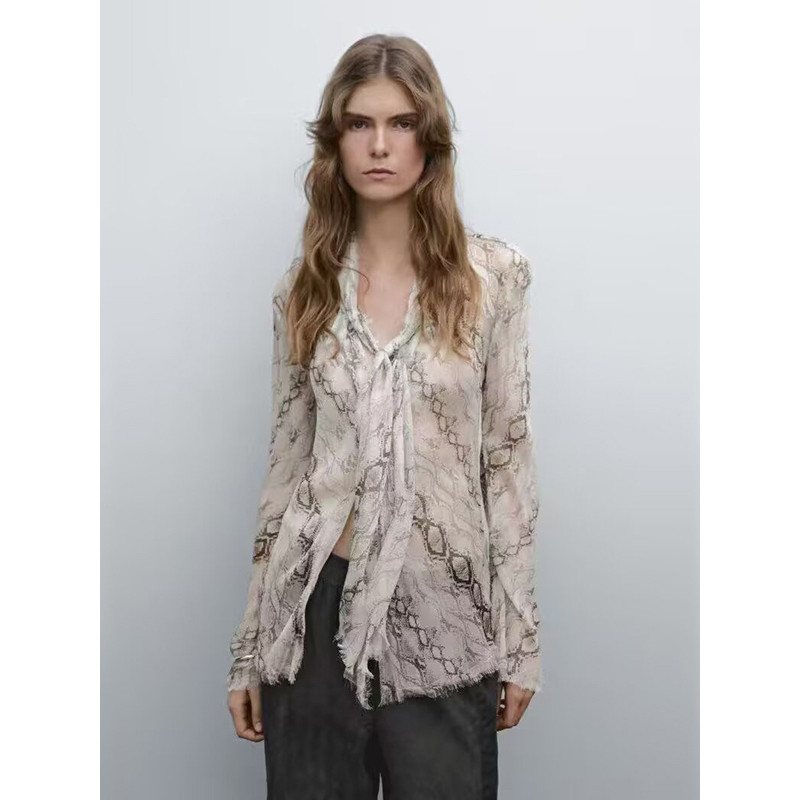 MD Feminino Verão Novo Produto Francês Leve Design Cachecol Gola Semi-Perspectiva Cobra Estampa Elegante Camisa de Manga