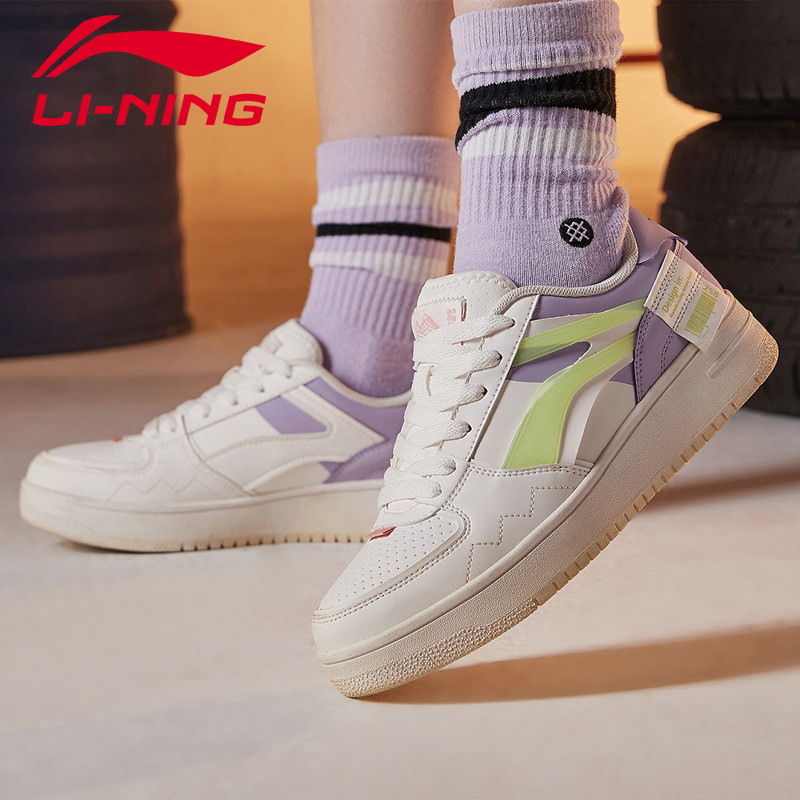 Li Ning sapatos brancos sapatos femininos 2026 novo estilo sapatos esportivos All-Match sapatos casuais respirável tênis