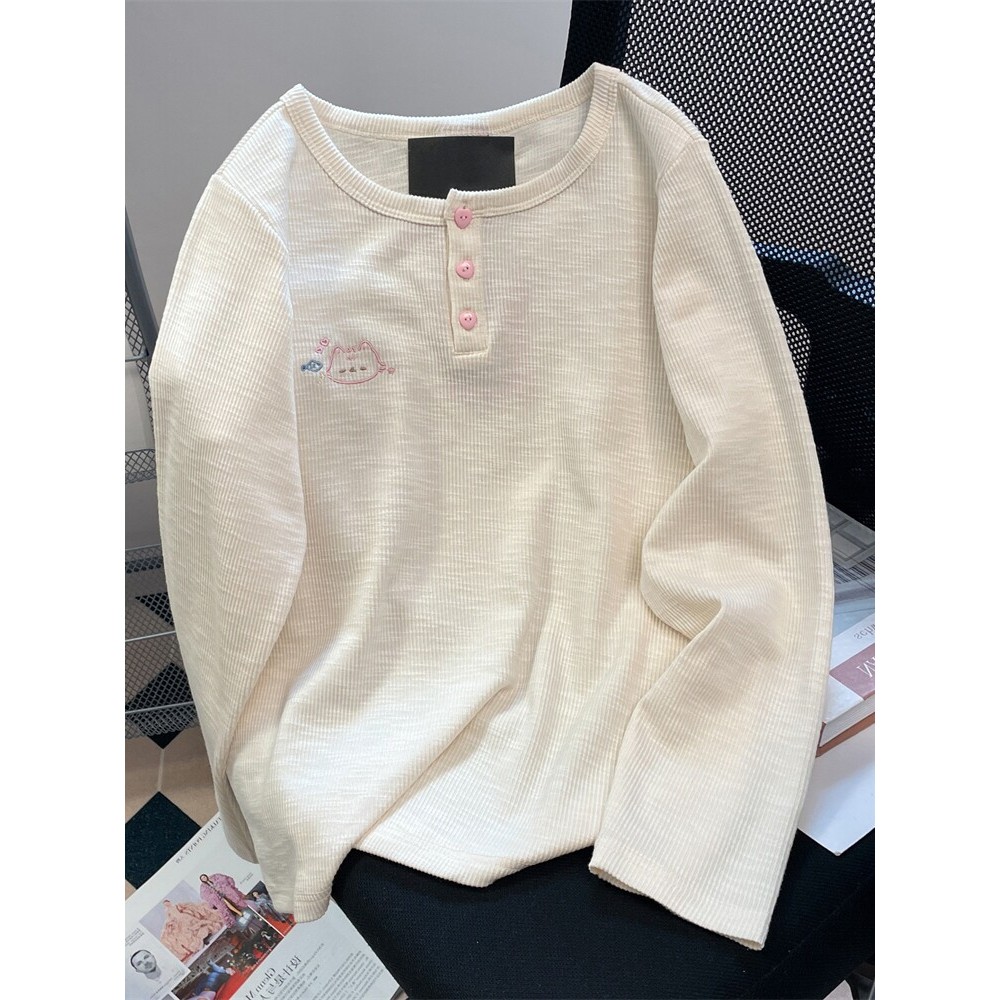 Estilo japonês redução de idade pequeno bonito bordado manga comprida camiseta masculino feminino primavera doce Design 