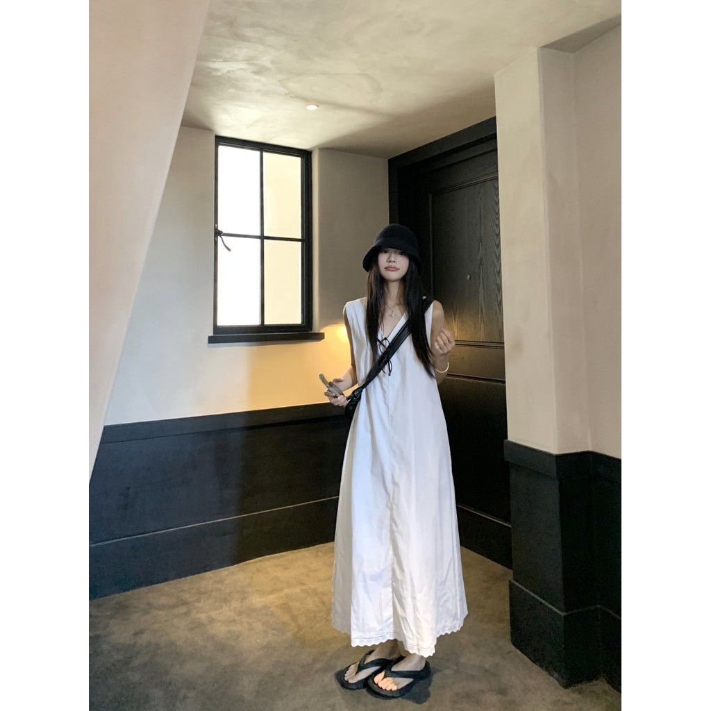 Simples branco com decote em V estilo coreano colete vestido feminino verão mais magro olhar nicho temperamento saia lon