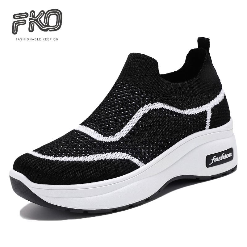 2026 Primavera Verão Novo Estilo Sapatos de Malha Sapatos de Pano Sapatos Femininos Sapatos de Caminhada de Sola Grossa