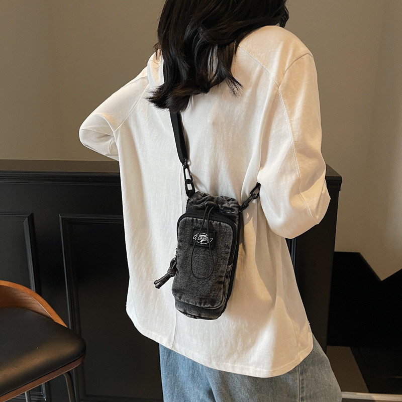 Mochila de jeans feminina 2026, nova moda, bolsa versátil para celular, mini bolsa de ombro, nova bolsa para moedas e bo