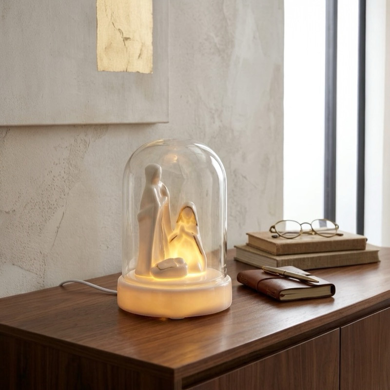 Luminária Abajur Porcelana Sagrada Família 12 cm Bivolt Led Detalhes em Dourado Porcelana Importada