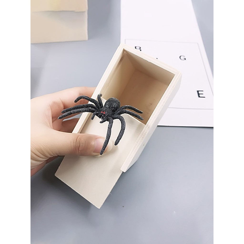 1pc brinquedos complicados assustar caixa de madeira aranha Horror pequena caixa aranha Spoof aranha brincadeira brinque