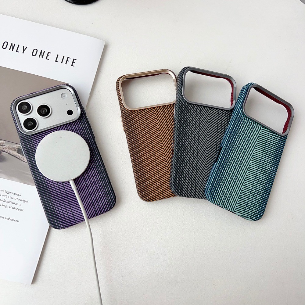 Nova Textura De Fibra De Carbono Kevlar Que Brilha No Escuro N52 Capa De Telefone Magnética Forte Para IPhone 15 16 17 P