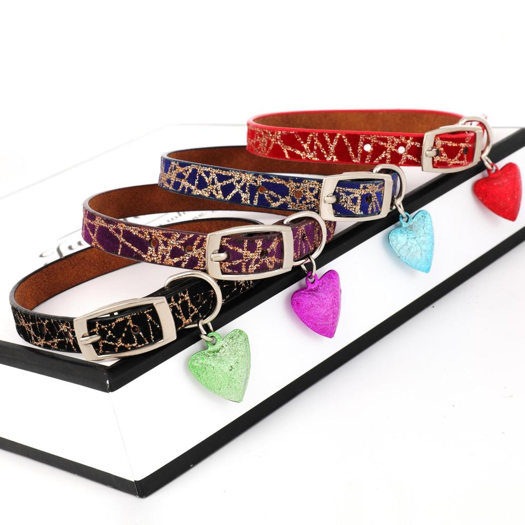 Vendas diretas Love Cool Pet Collar Ajustável PU Couro Fonte Gato Cachorro Corrente Coleira para Cachorro Pronto Estoque
