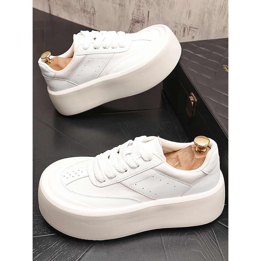 Sapatos de plataforma masculinos 2025 novos sapatos brancos de sola grossa de cano baixo verão sapatos de pão masculinos
