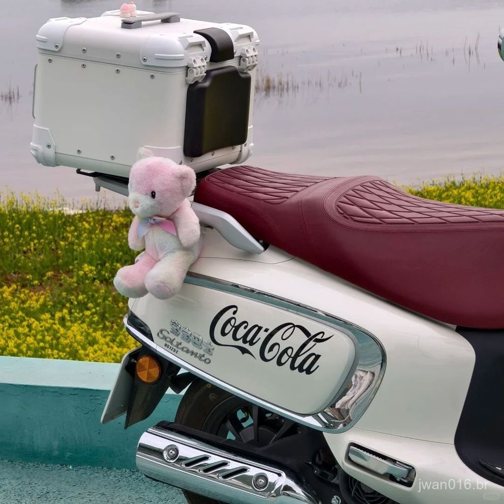 Adequado para Suzuki US125, adesivo decorativo Coca-Cola para carroceria, adesivo frontal de modificação gráfica persona