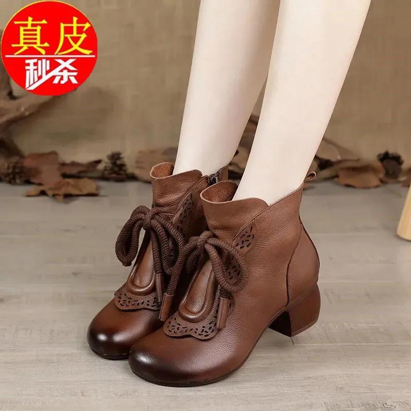 Wenzhou novo estilo de couro macio Real estilo étnico Retro mãe botas curtas femininas dedo do pé redondo salto médio an