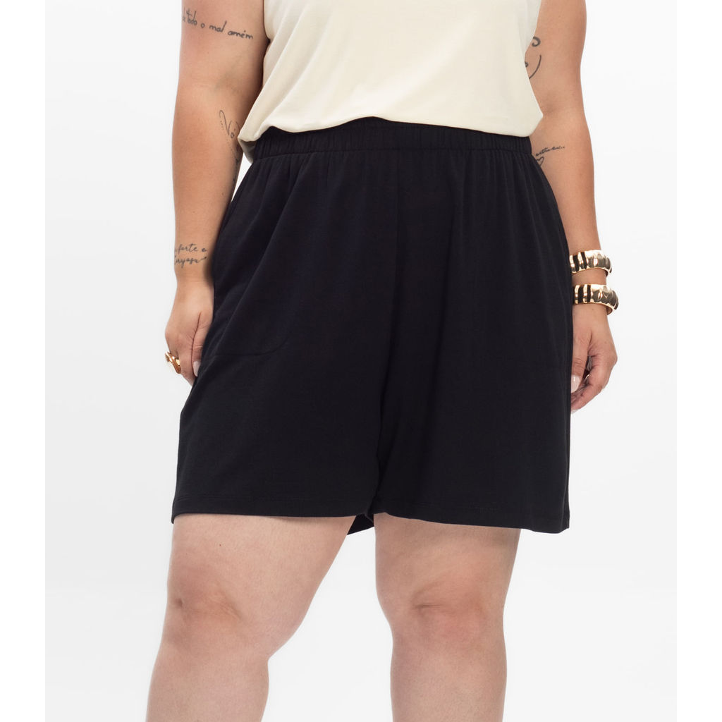 Shorts Feminino Plus Size Com Bolsos Secret Glam Preto
