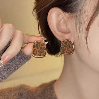 Outono inverno novo estilo leopardo impressão brincos quadrados moda elegante luz luxo Retro High-End brincos reunindo b