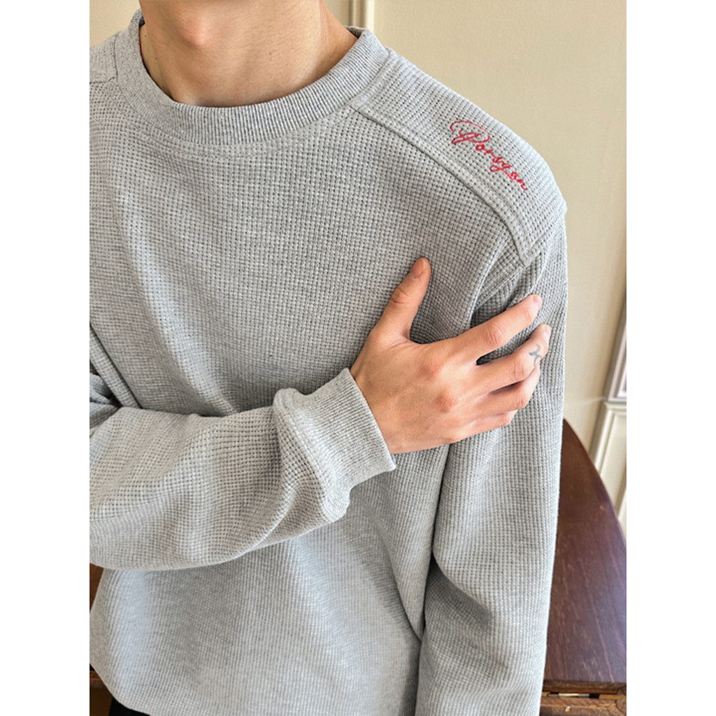 Cinza claro estilo americano texturizado bordado Waffle manga comprida camiseta masculina primavera em torno do pescoço 
