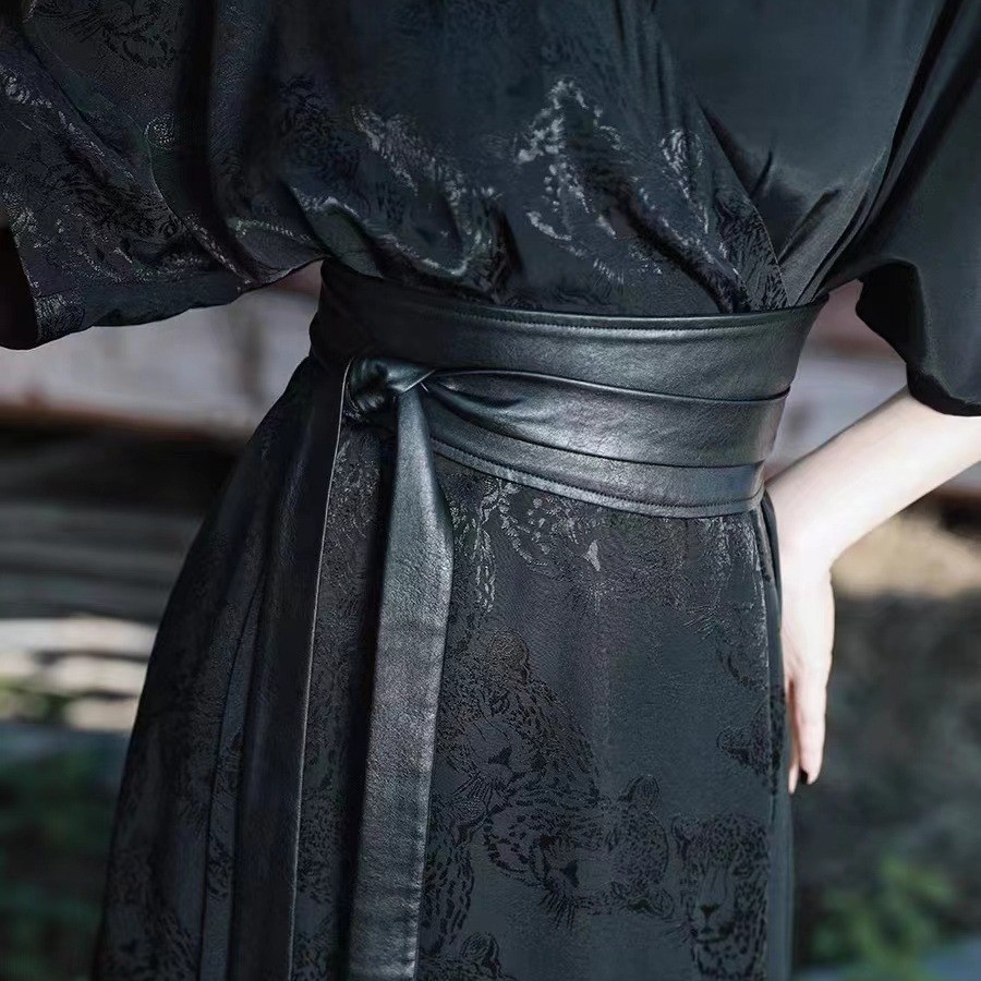 Novo simples Irregular cinto largo com camisa antiga vestido feminino All-Match cor sólida couro do plutônio cinto longo