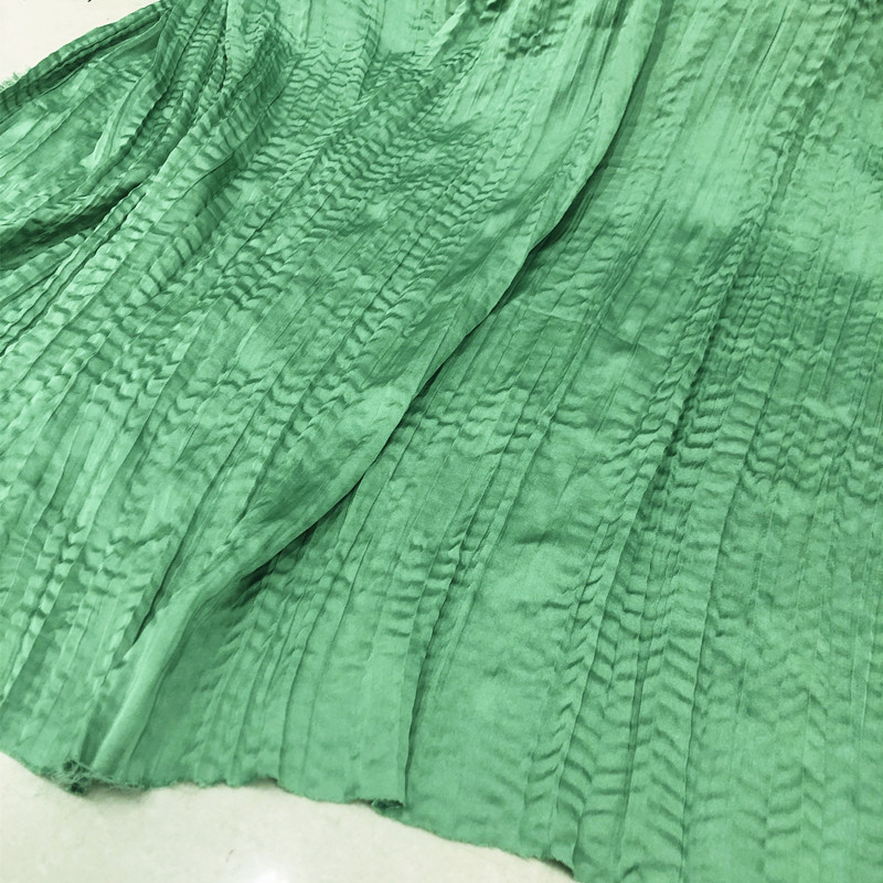Verão verde plissado cetim colisão listrado moda tecido estilo fino vestido de moda saia plissada tecido drapeado