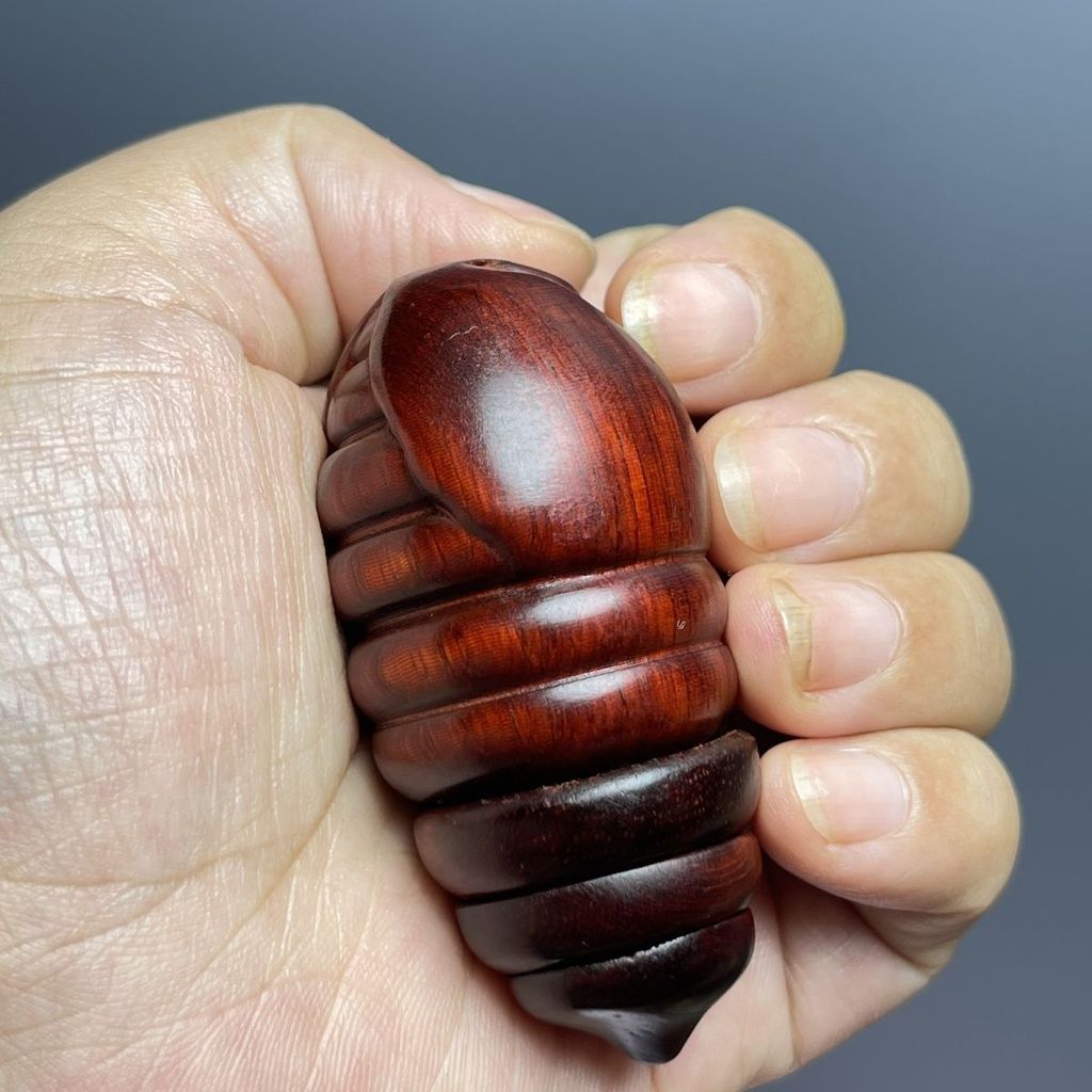Novo estilo chinês vermelho sândalo escultura bonito wenwan cigarra cigarra artesanato ornamentos decoração de mesa para