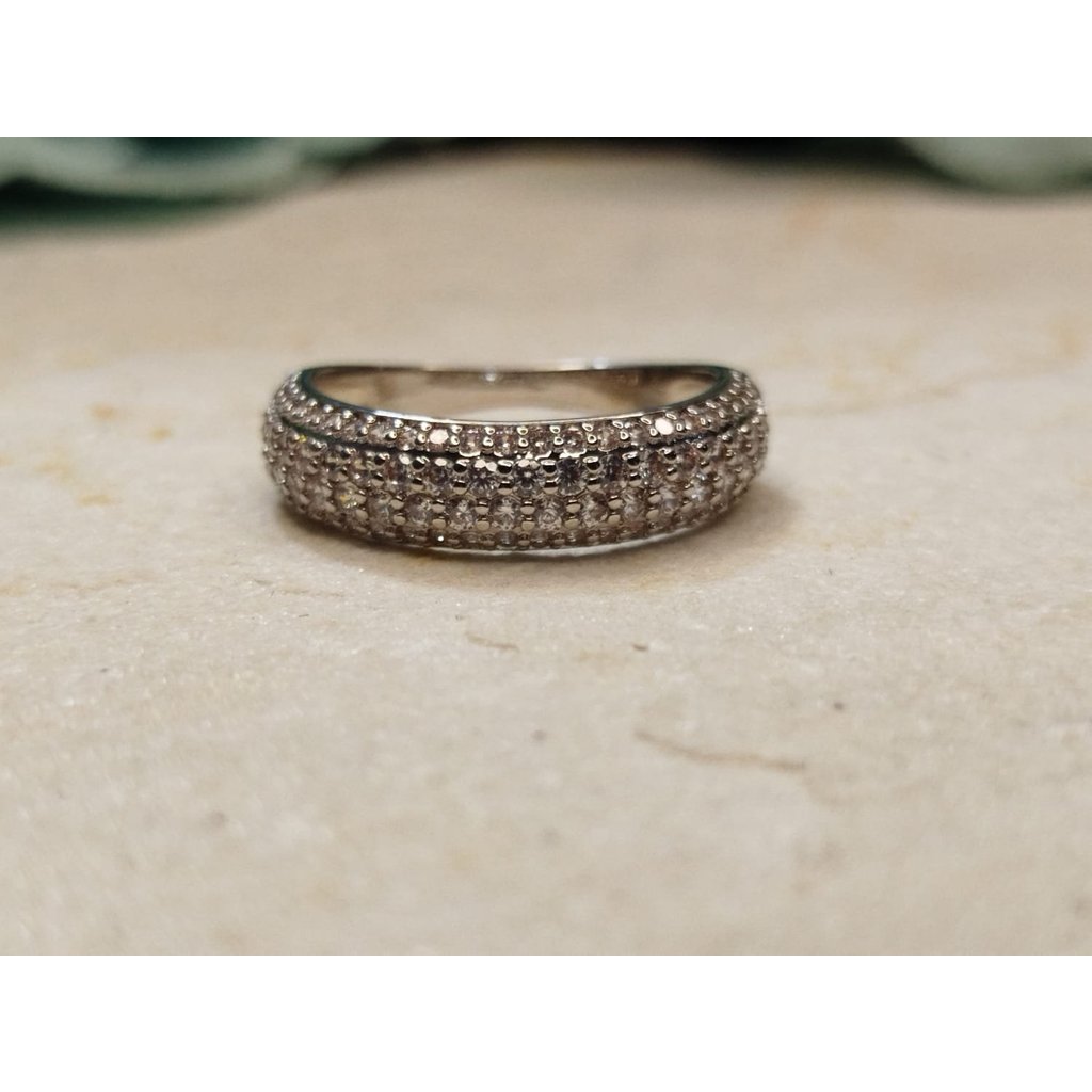Anel Pedraria Glamour Pavé Triplo
