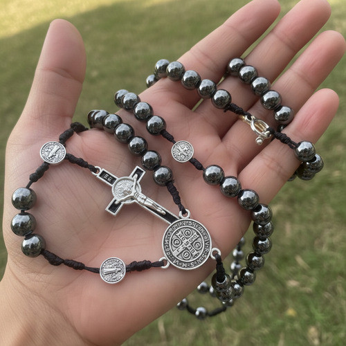 Terço Colar com Fecho e Medahas de São Bento-Pedras de Hematita