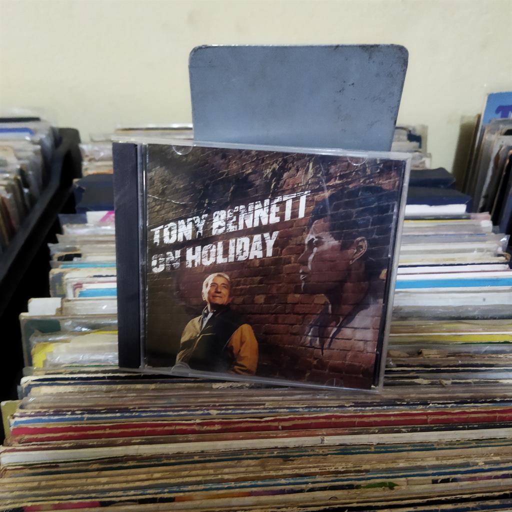 CD tony bennett tony bennett on holiday