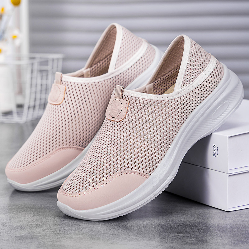 Sapatos femininos verão novo estilo voando tecido malha mãe sapatos confortáveis respirável sapatos femininos All-Match