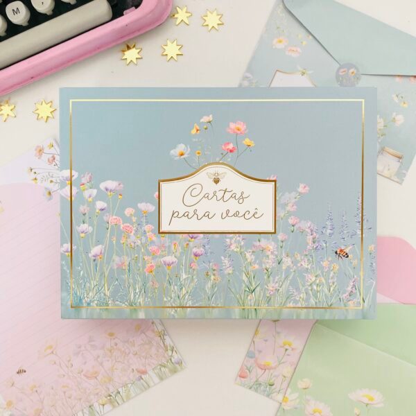 Caixa com 12 Papeis de Carta Decorados c/Envelopes e Adesivo Abelha Rainha Buendia 1un