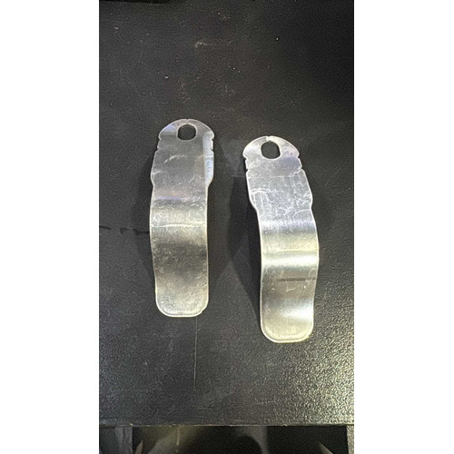 Par Presilha Guia Suporte Farol Bmw 320i 330i 2023/2024 Orig Cinza