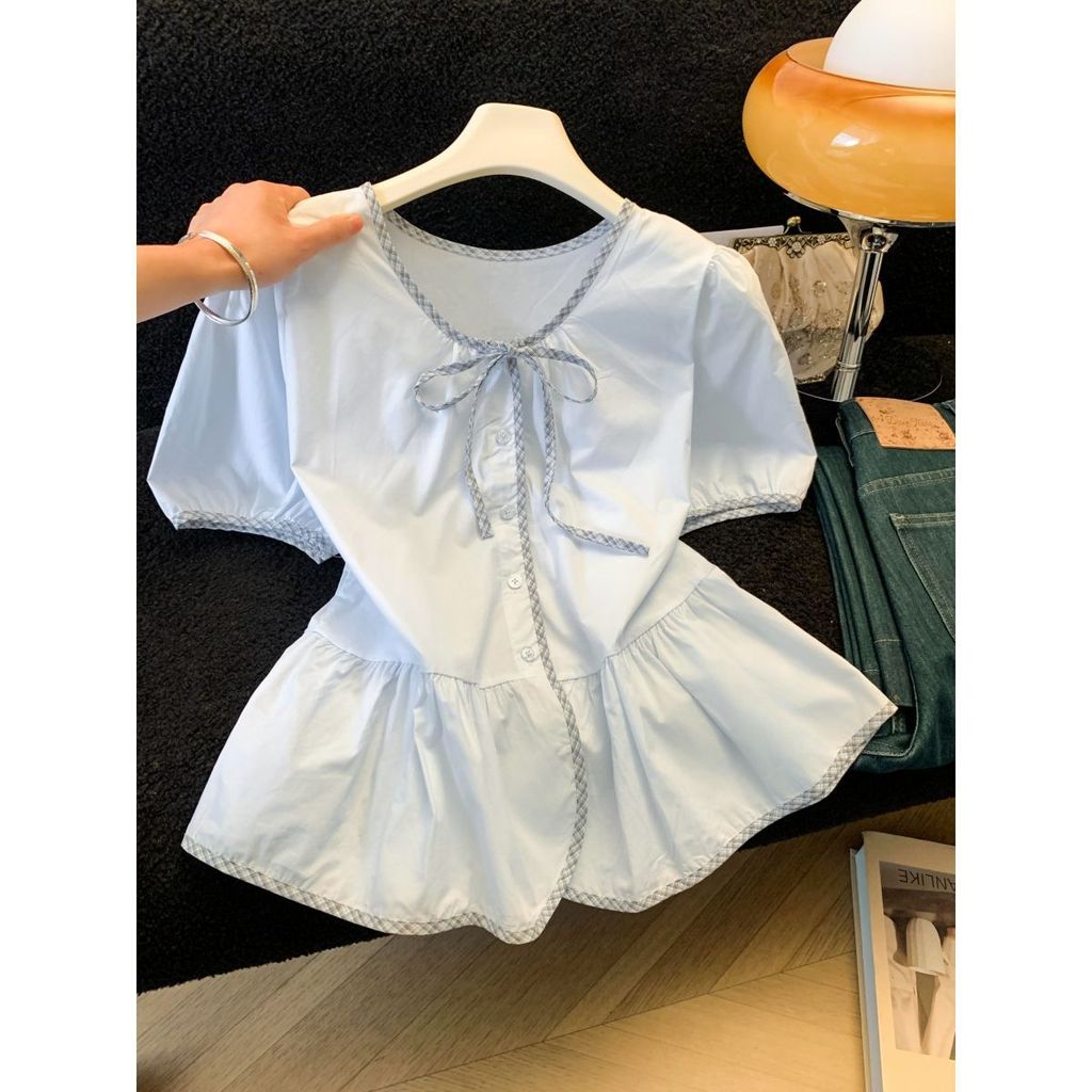 Blusa Feminina Com Gravata Borboleta Frontal Bufante Manga Curta Gola Redonda Peplum Babydoll Camisa Babados Top Evasê