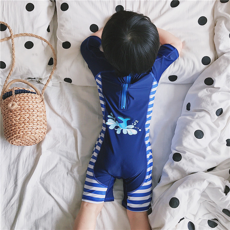 Crianças maiô menino bebê de uma peça protetor solar listrado baleia surf terno maiô na moda com chapéu de sol