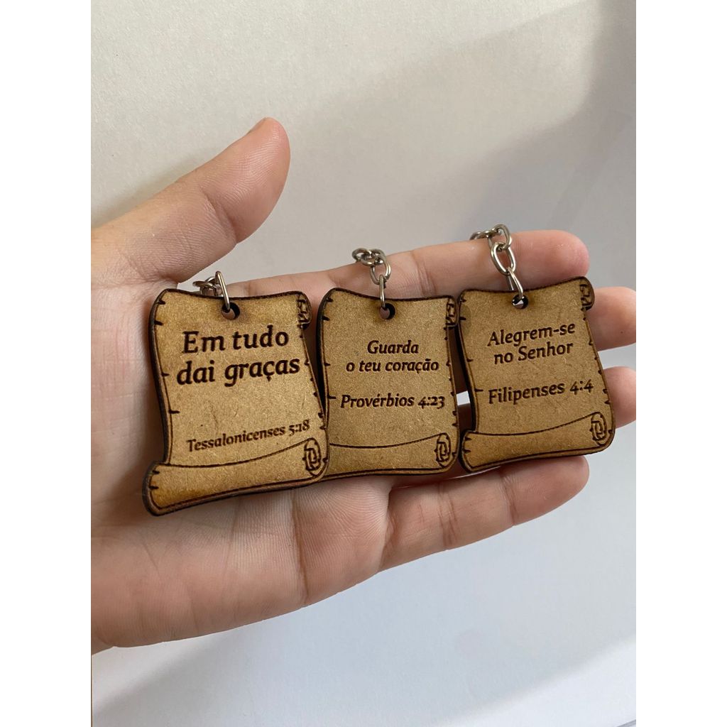 Chaveiros Kits com versículos Bíblico SORTIDOS Pergaminho MDF lembrancinhas cristã vão prontos montados