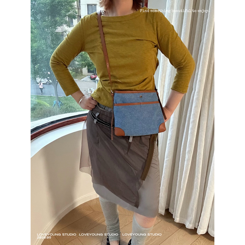Loveyoung "Bolso jeans" Bolsa leve para passaporte de viagem Bolsa para celular Bolsa Crossbody com costura jeans