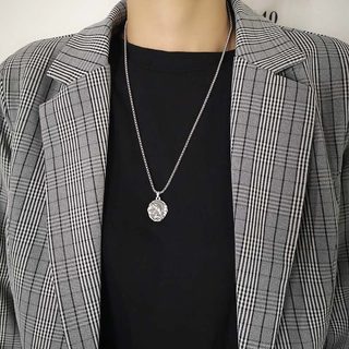 Ins europeu americano Retro angustiado romano militar Avatar pingente colar titânio aço à prova dwaterproof água moletom