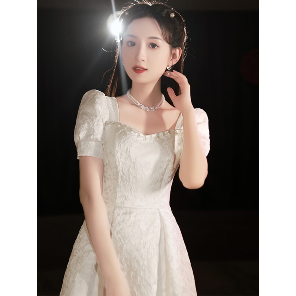 Champanhe pequeno vestido de noite banquete temperamento geralmente pode usar de volta à porta vestido de noivado High-E