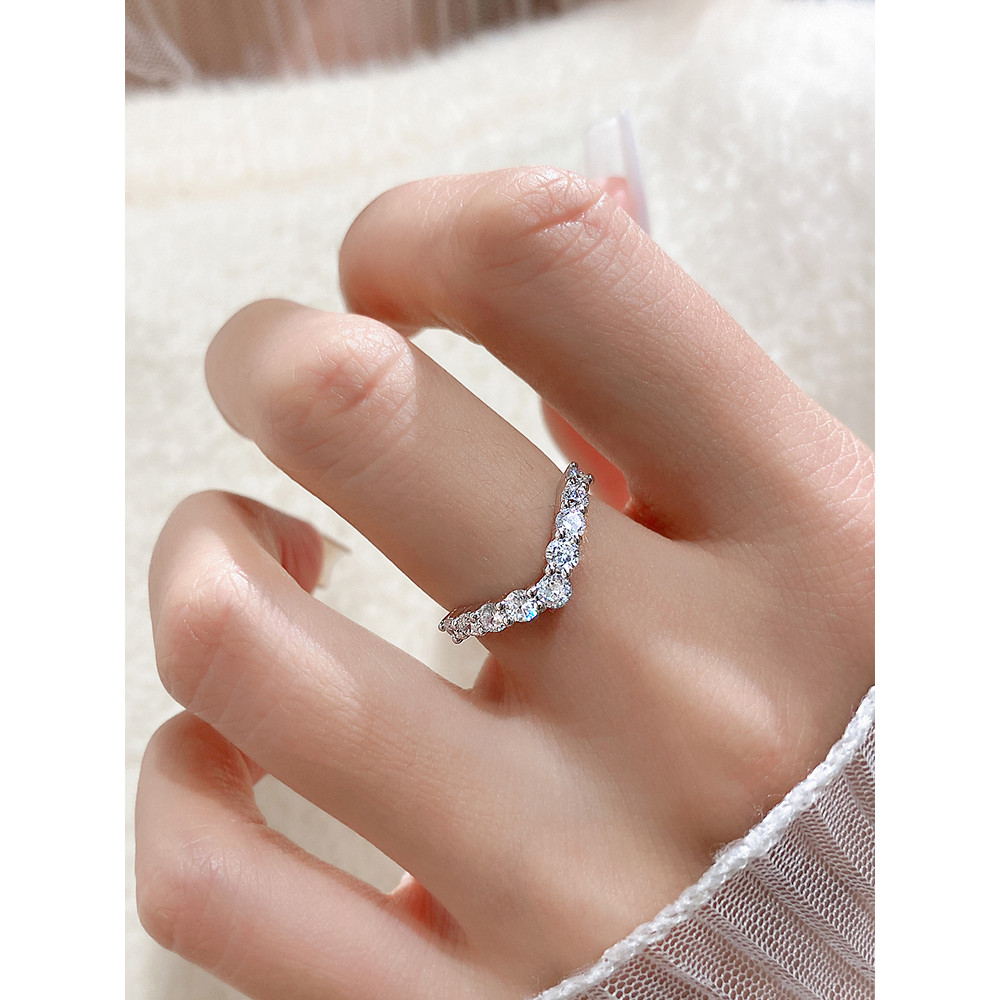 Anel de diamante em forma de V feminino prata esterlina banhado a ouro diamante falso diamante zircão linha anel empilha