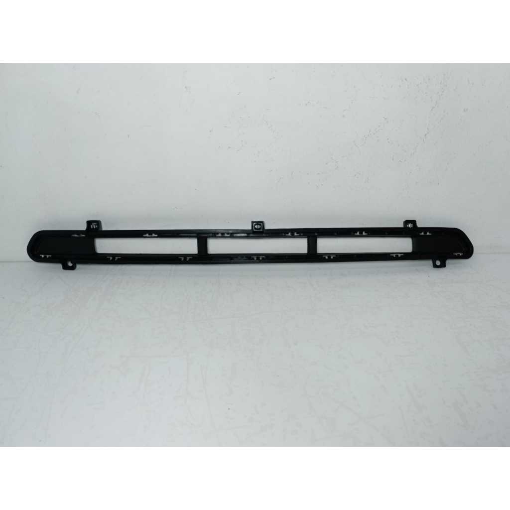 Grade Central Parachoque Dianteiro Jeep Compass 2017 2018 2019 2020 2021 53234772 — imagem 2 de 2