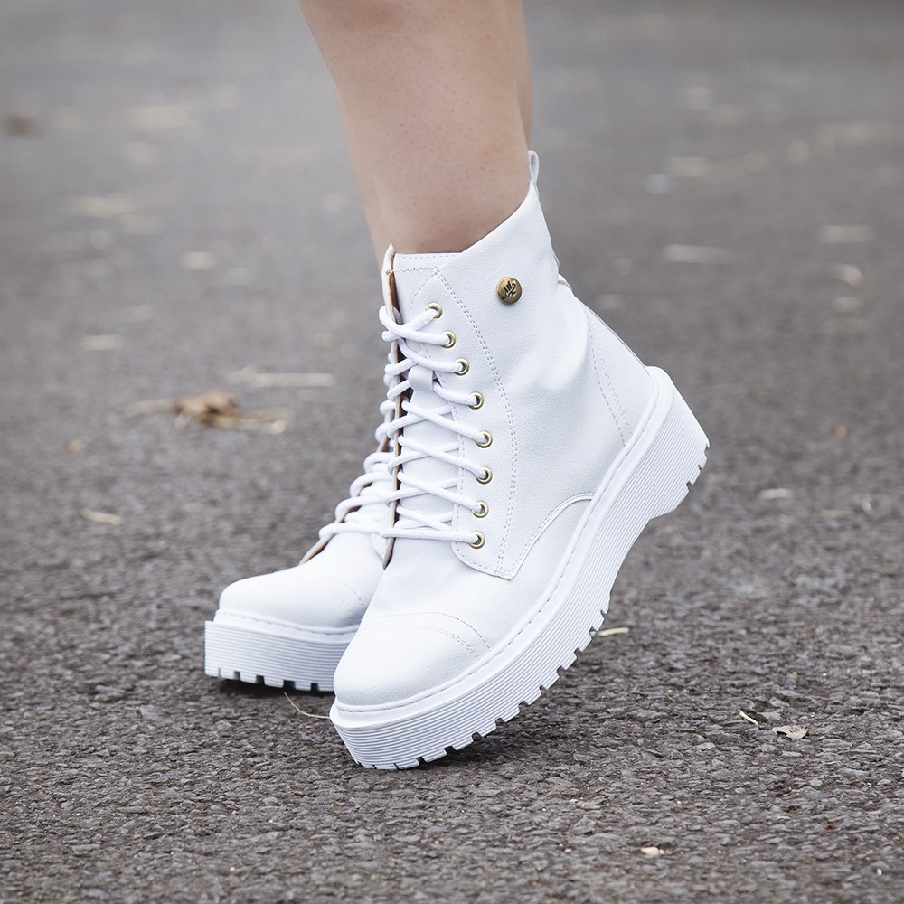 Bota Feminina Branca Coturno Tratorado Plataforma Blogueira Moda