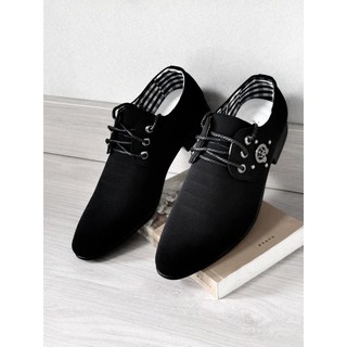 Novos sapatos de couro da moda masculinos negócios britânicos sapatos casuais juventude de salto baixo apontou Toe versã