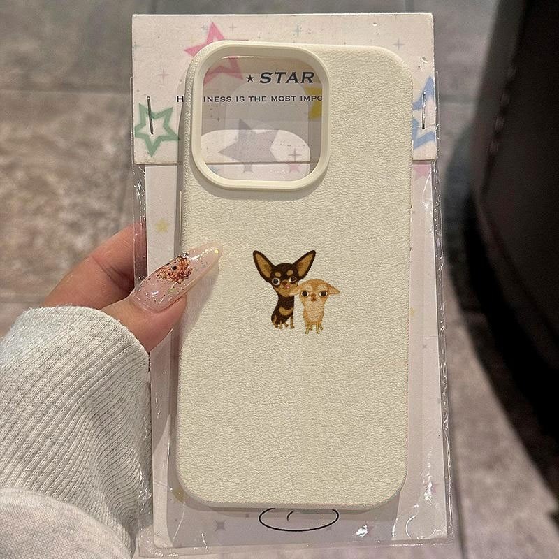 Capa de Telefone: Capa de Telefone com Textura de Lichia e Estampa de Chihuahua Compatível com Apple iPhone 17 16 15 14