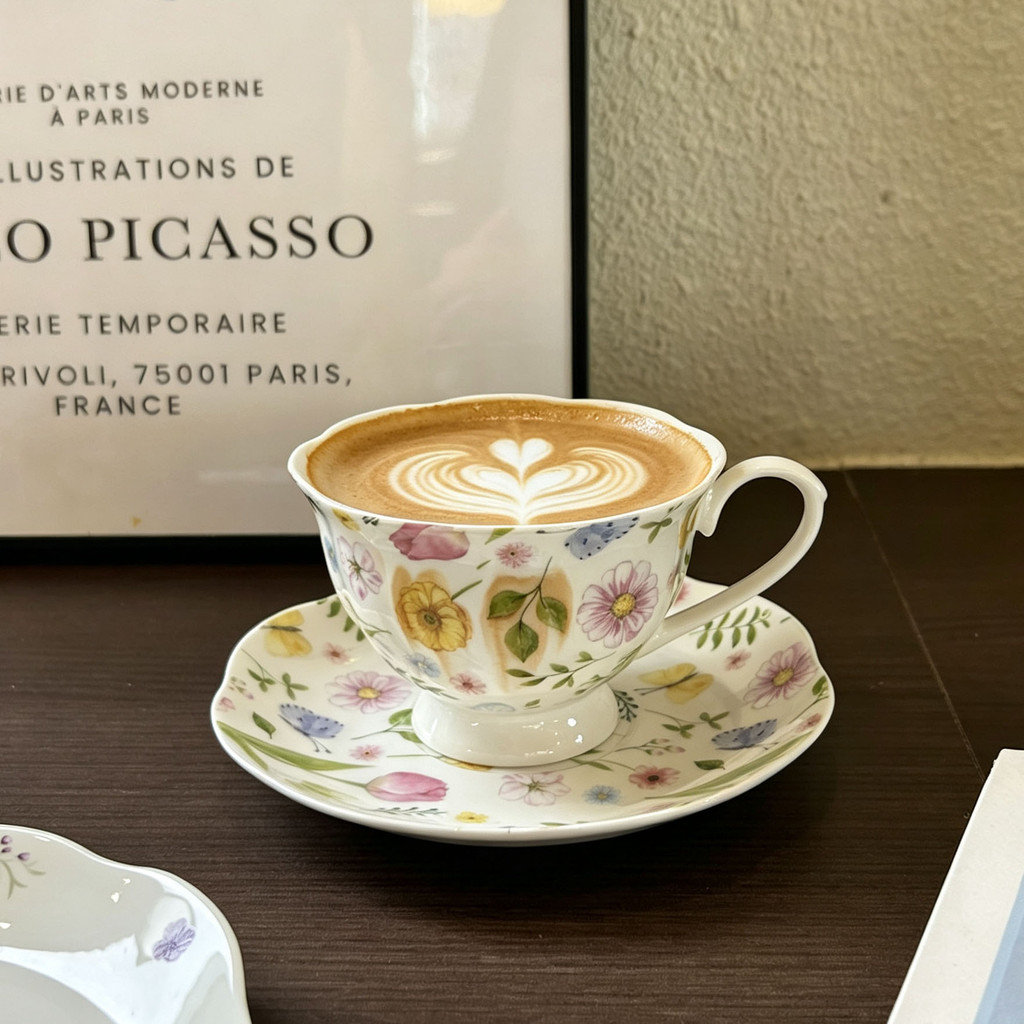 Estilo Pastoral Floral copo pires francês Retro xícara de café pires conjunto de alto valor conjunto de chá da tarde flo