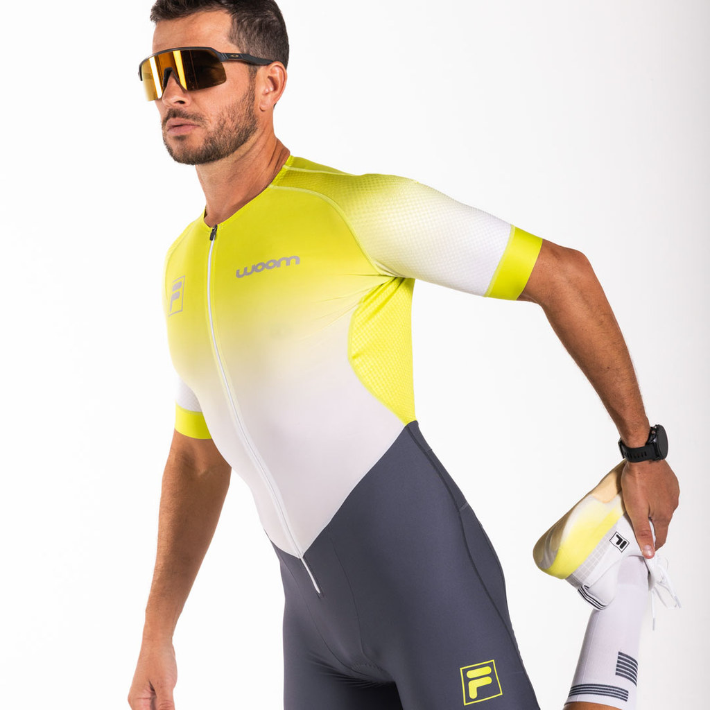 Macaquinho Triathlon c/ manga Carbon Collab FILA Woom
