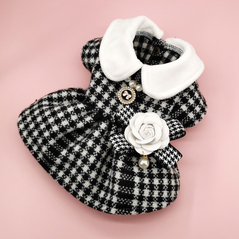 Roupa para Cães Fêmeas Shih Tzu em Preto e Branco, Vestido Quente, Saia Corset para Gato com Pérolas 8863