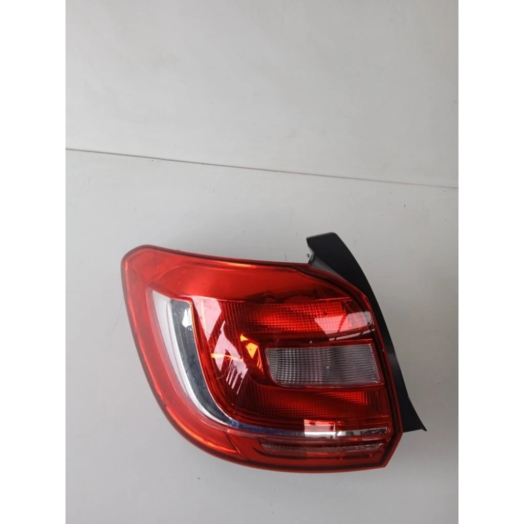 Lanterna Traseira Esquerda Original Sandero 2014 a 2018