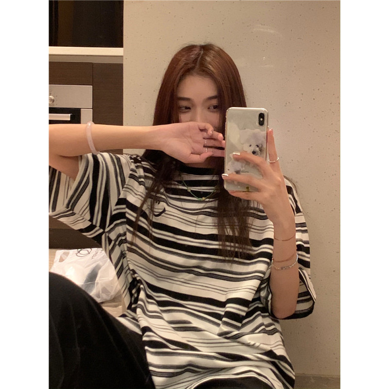 Preto branco em torno do pescoço solto listrado de manga curta camiseta feminina verão novo estilo versão coreana moda S